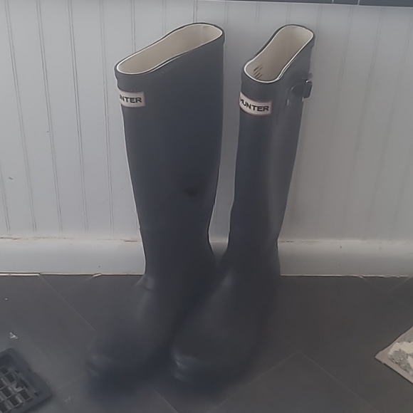 Matte Black Hunter Boots - Picture 1 of 1